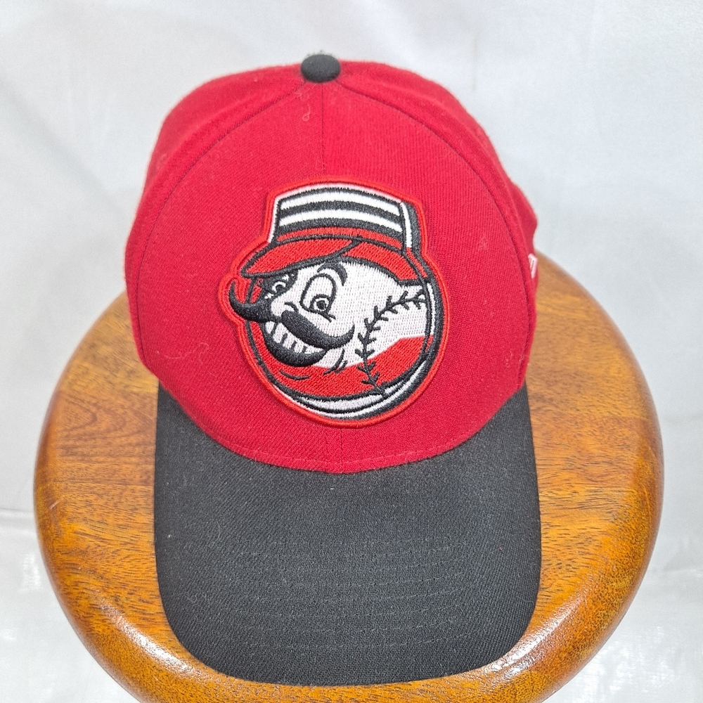 New Era Cincinnati Reds Mr. Red Fitted Baseball Hat NWOT